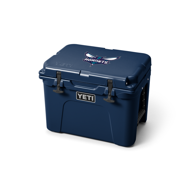 Charlotte Hornets Tundra® 35 Hard Cooler Navy