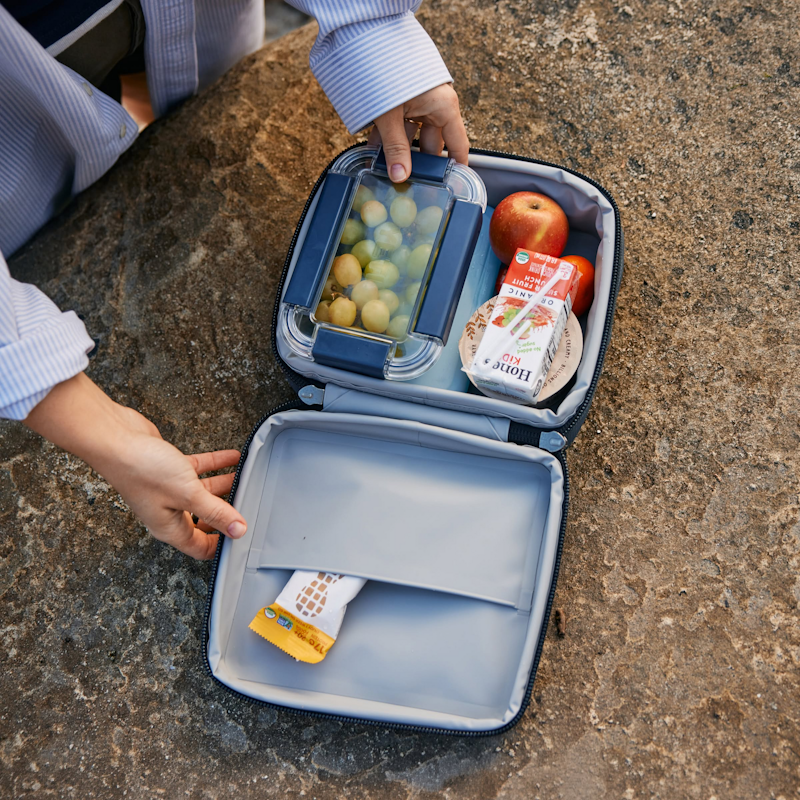 YETI® Medium Plastic Food Storage Seafoam