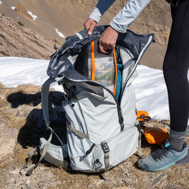 Skala™ 50L Women's Hiking Pack Classic Navy
